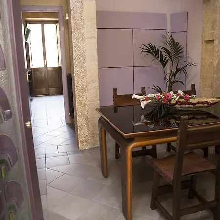 ベッド・アンド・ブレックファスト Malennio 3*